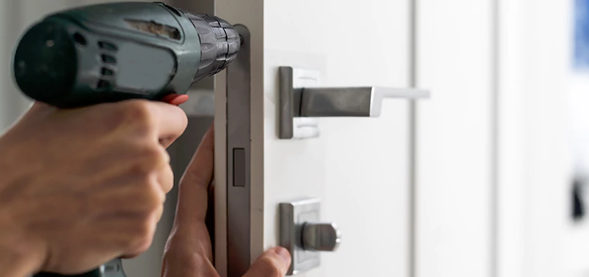 Locksmith For Lock Replacement Near Me in Freeport