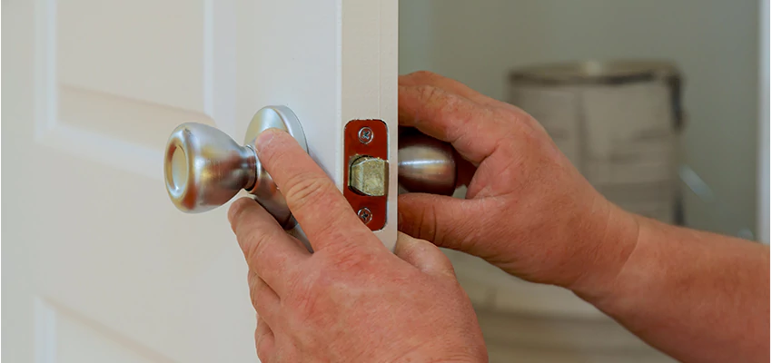 AAA Locksmiths For lock Replacement in Freeport